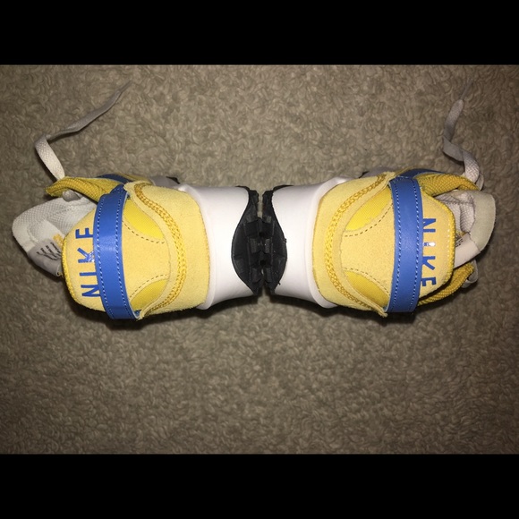 Nike - Picture 8 of 11